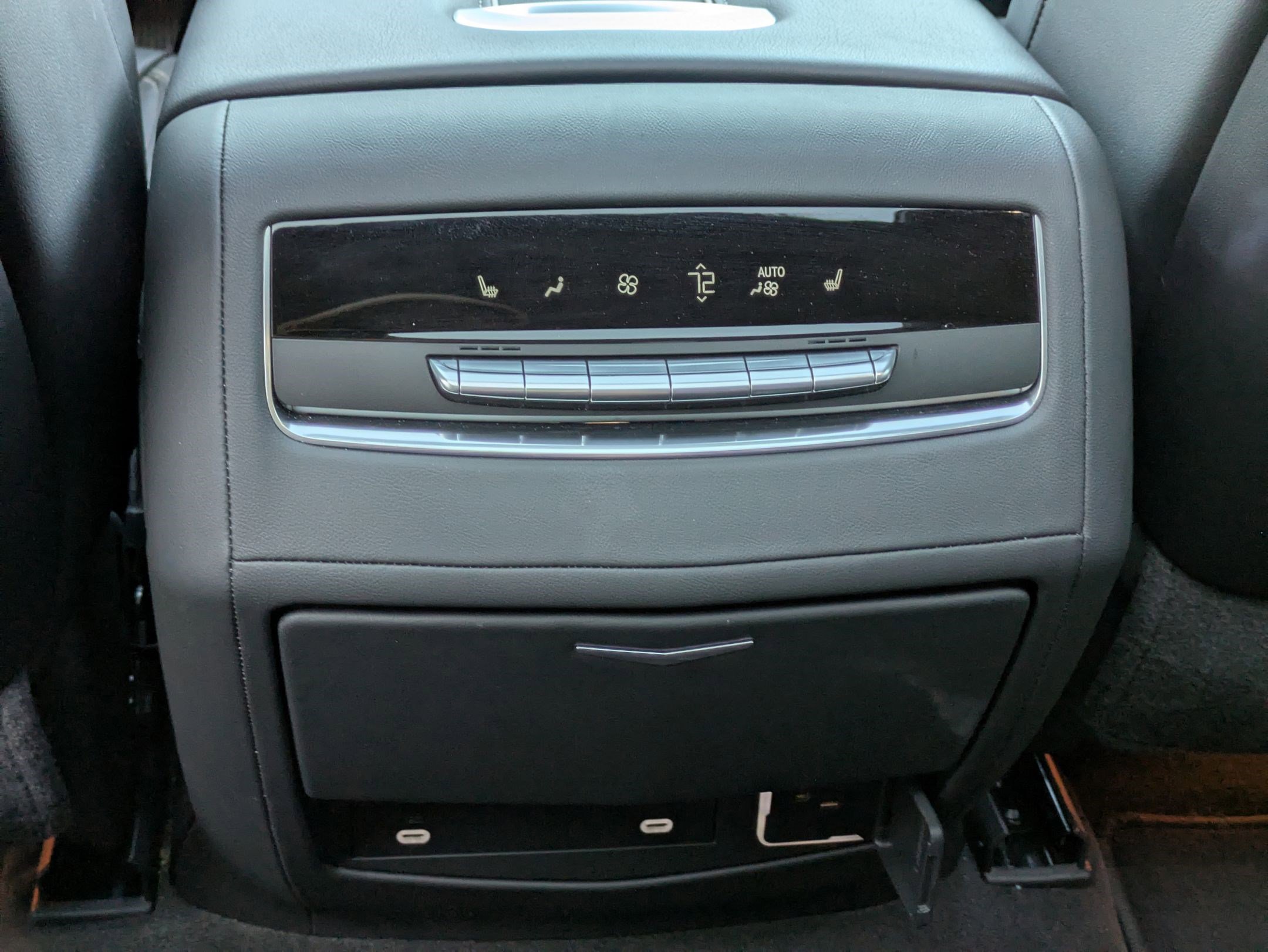 Used 2024 Cadillac Escalade Sport image 28