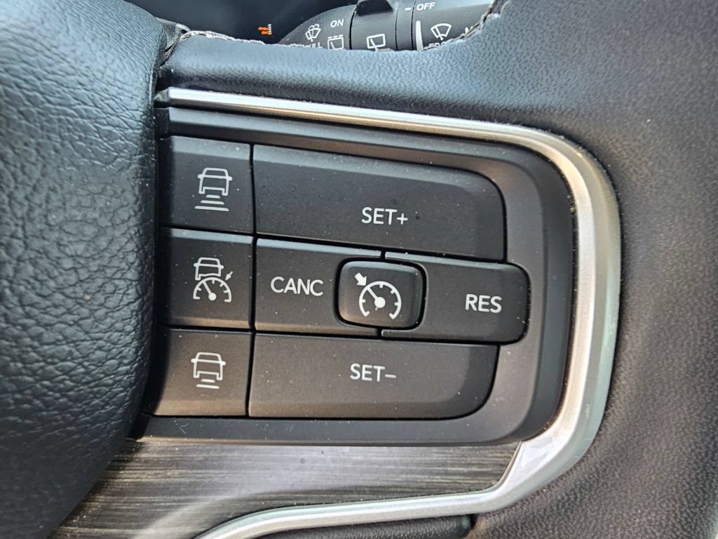 Used 2024 Jeep Wagoneer Series III AWD/4WD image 27