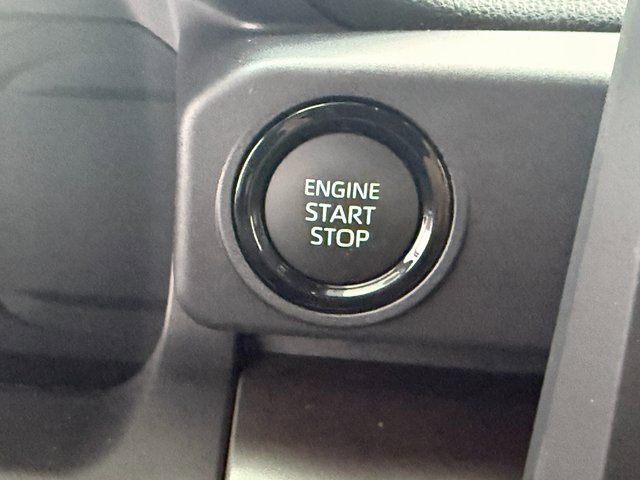 Used 2025 Toyota Tacoma SR5 image 15