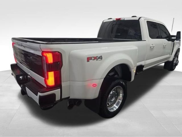 Used 2025 Ford F450 Platinum w/ FX4 Off-Road Package image 6