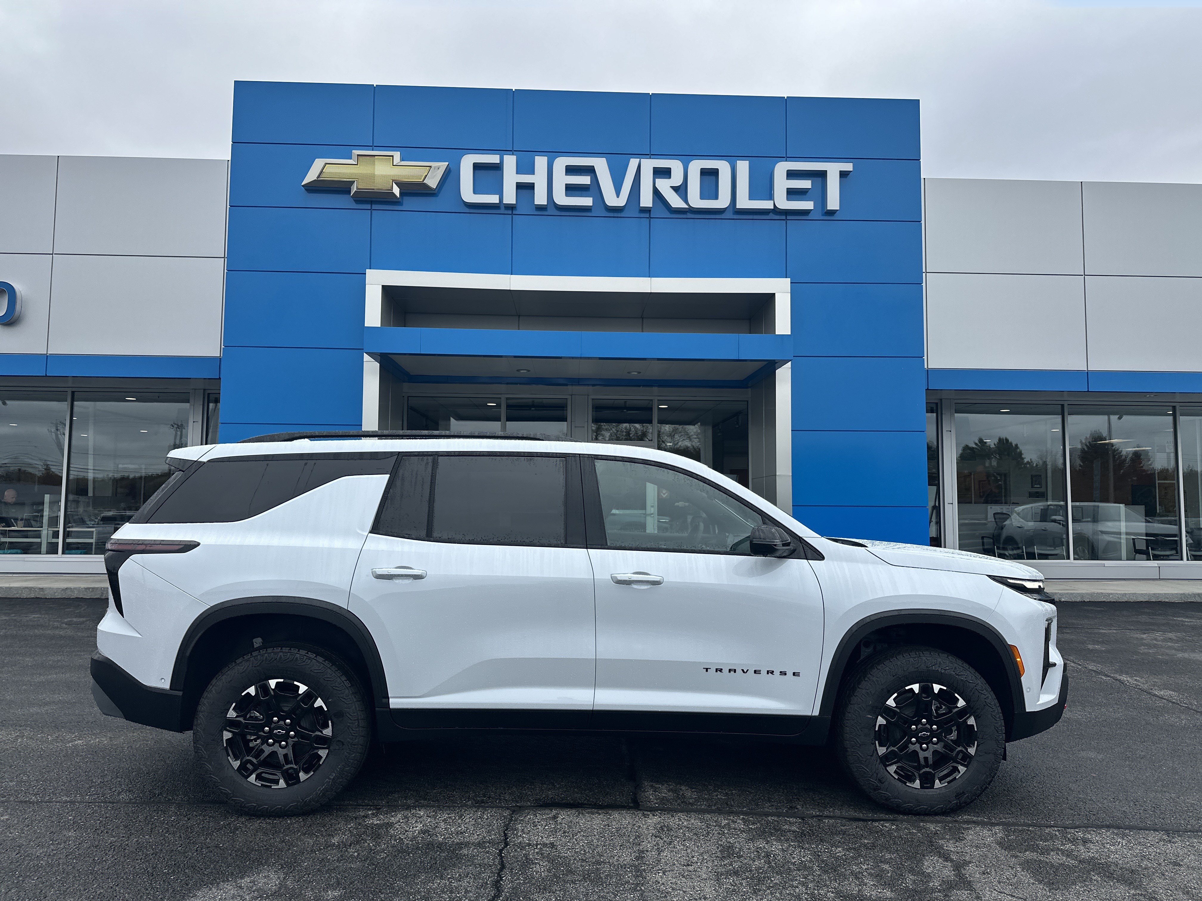 New 2027 Chevrolet Traverse Z71 w/ Enhanced Driving Package AWD/4WD image 1