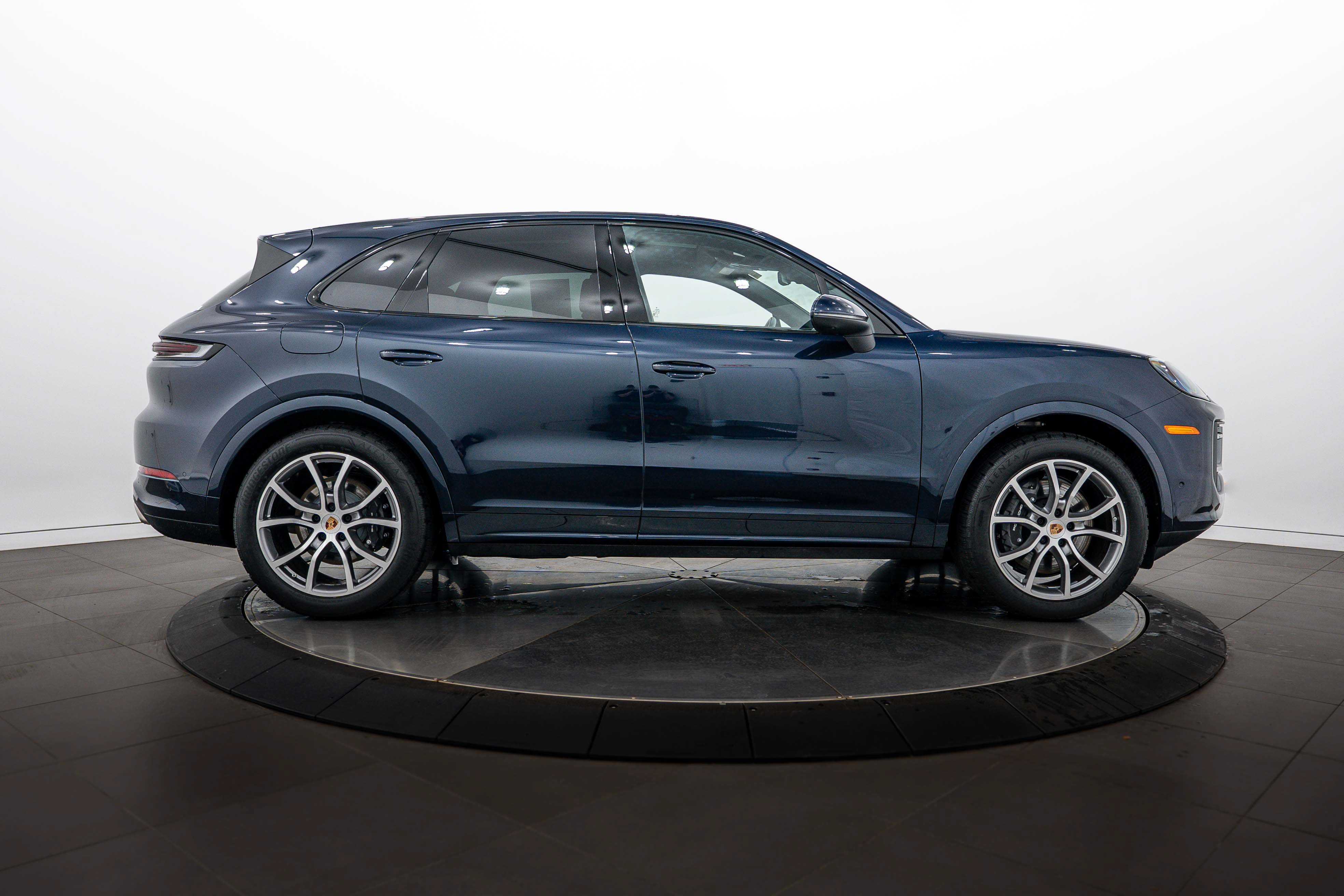 Certified 2026 Porsche Cayenne AWD/4WD image 8