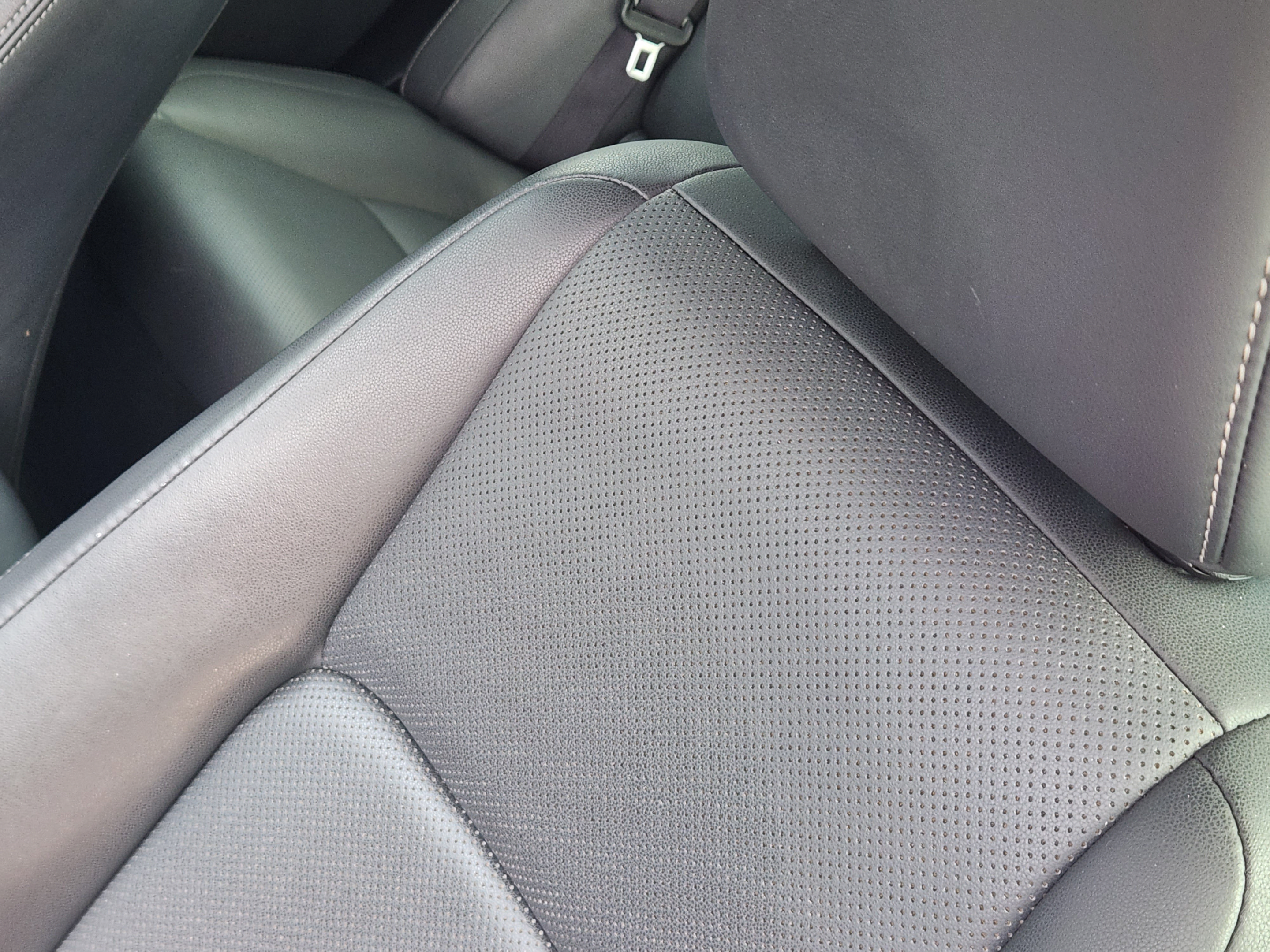 Used 2017 Lexus IS 200t RWD image 9