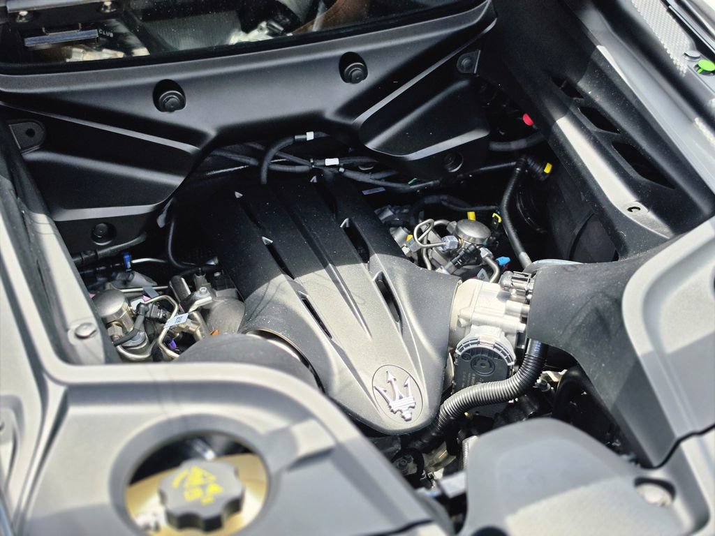 Used 2022 Maserati MC20 Coupe RWD image 12