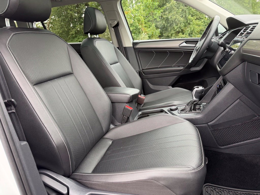 Used 2022 Volkswagen Tiguan SE AWD/4WD image 18