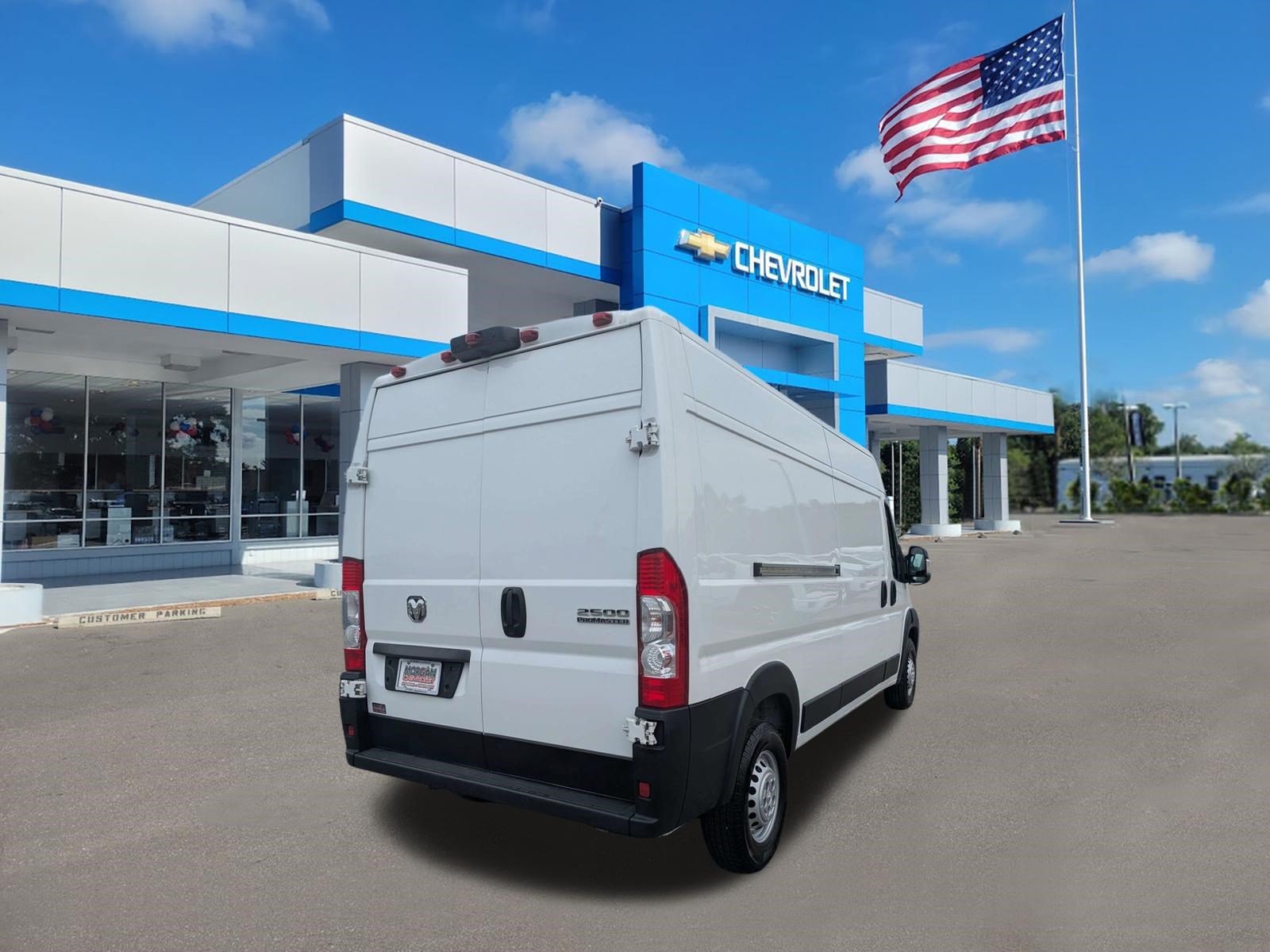 Used 2025 RAM ProMaster 2500 w/ Convenience Group FWD image 3