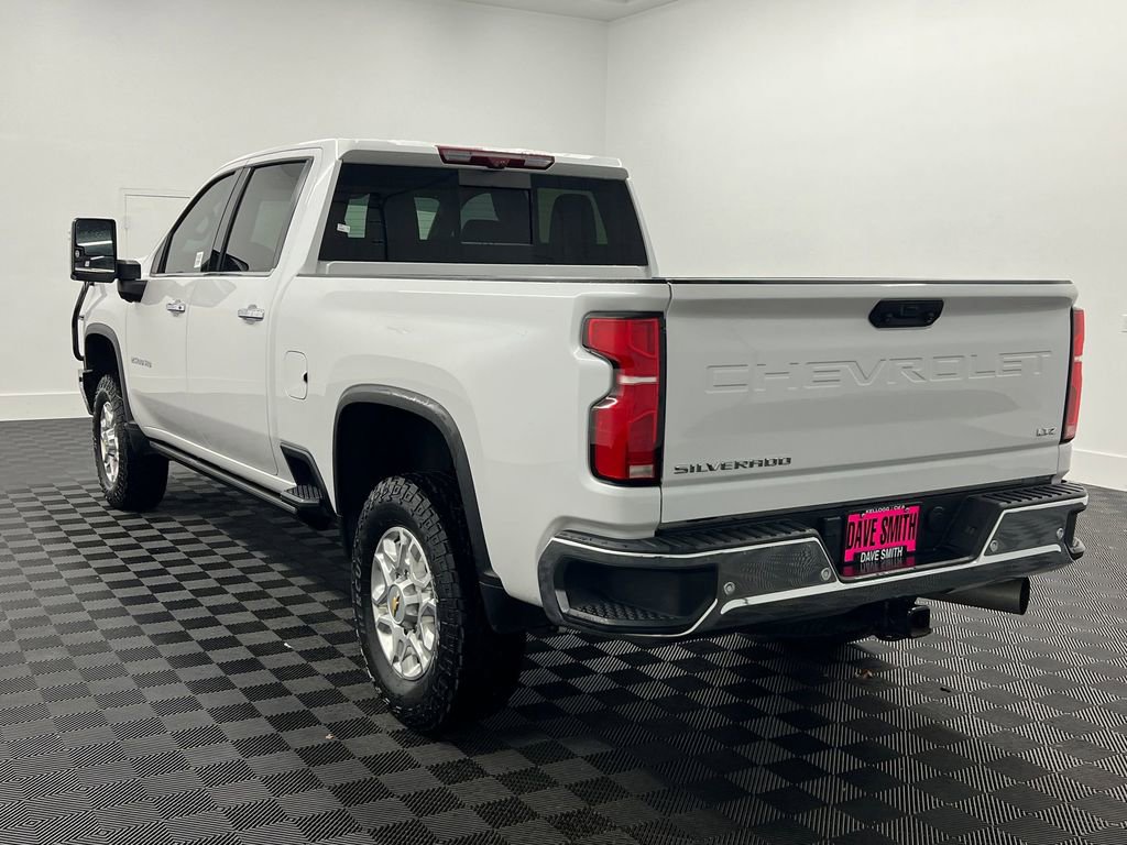 Used 2024 Chevrolet Silverado 2500 LTZ w/ LTZ Plus Package AWD/4WD image 3