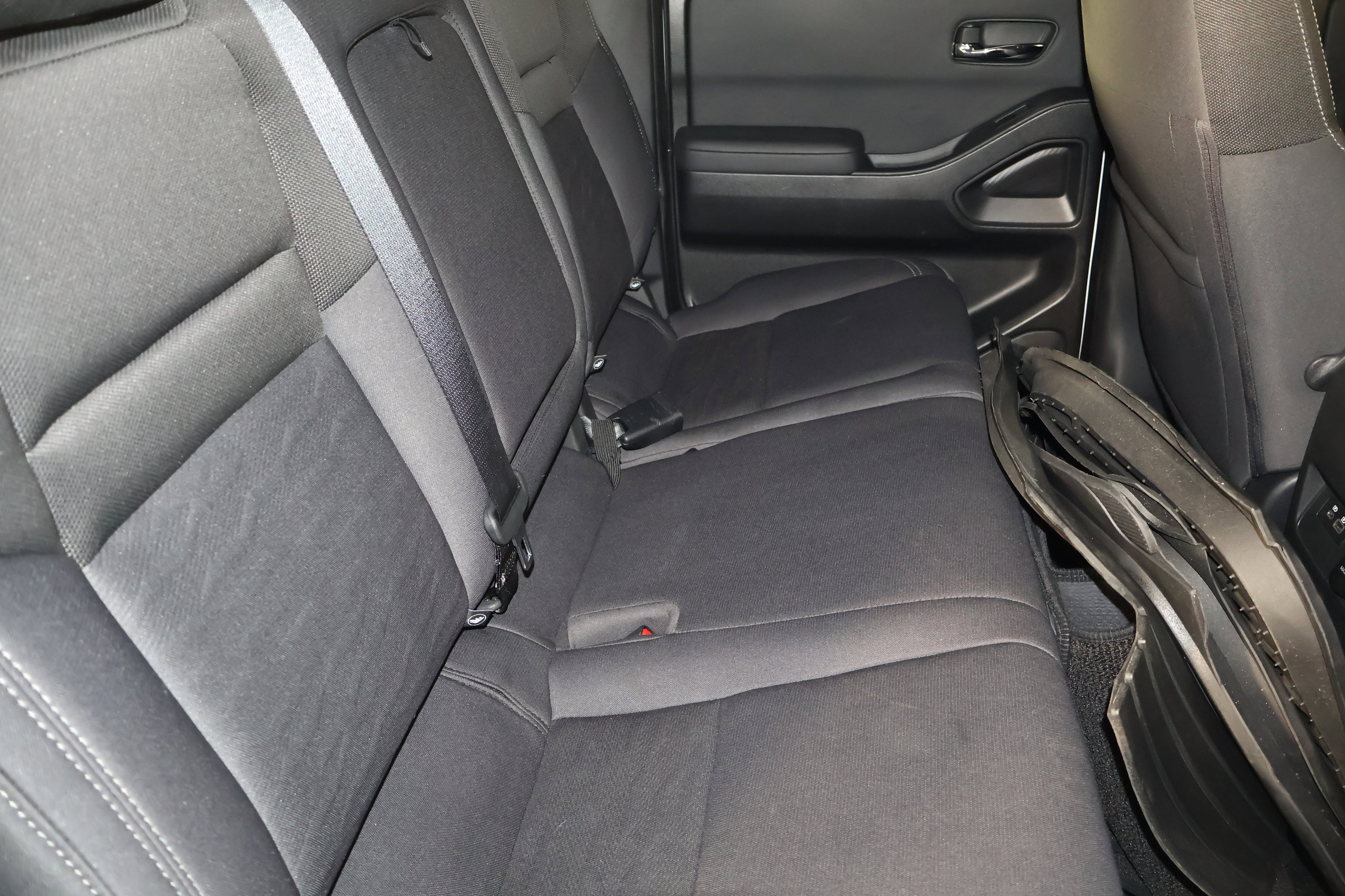 Used 2022 Nissan Frontier SV image 48