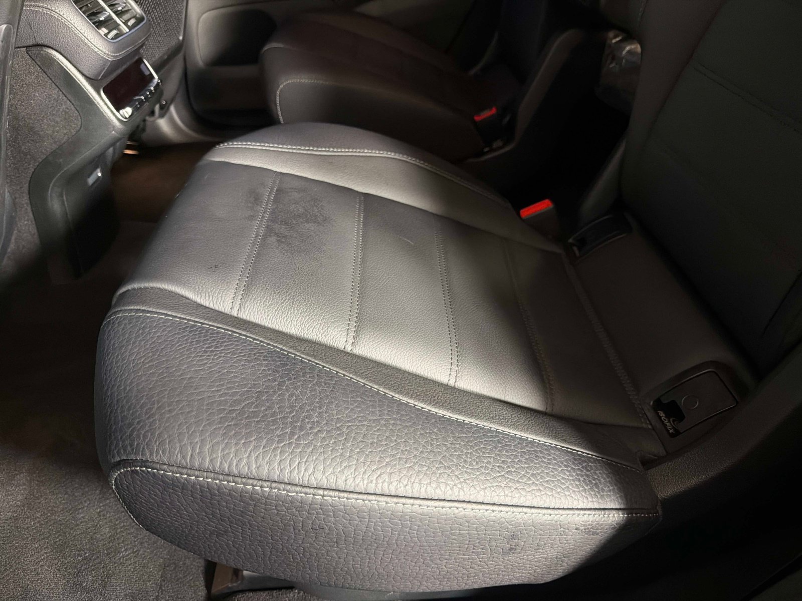 Used 2025 Mercedes-Benz GLS 580 4MATIC image 32