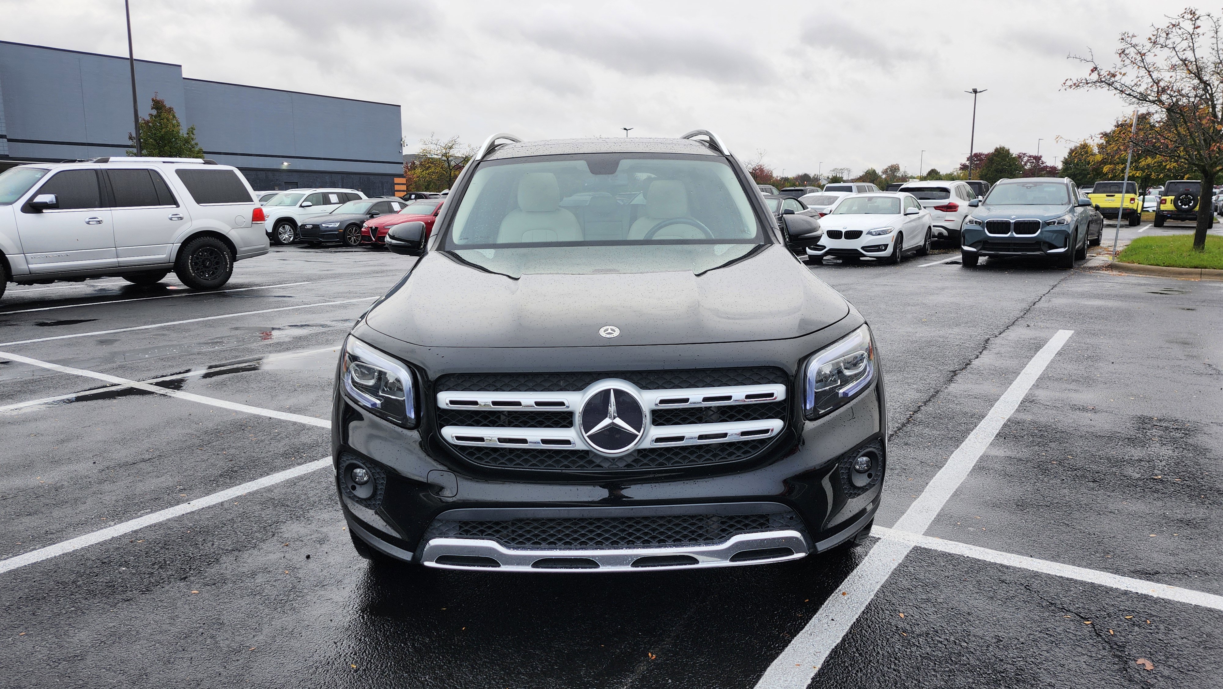 Used 2020 Mercedes-Benz GLB 250 w/ Premium Package image 3