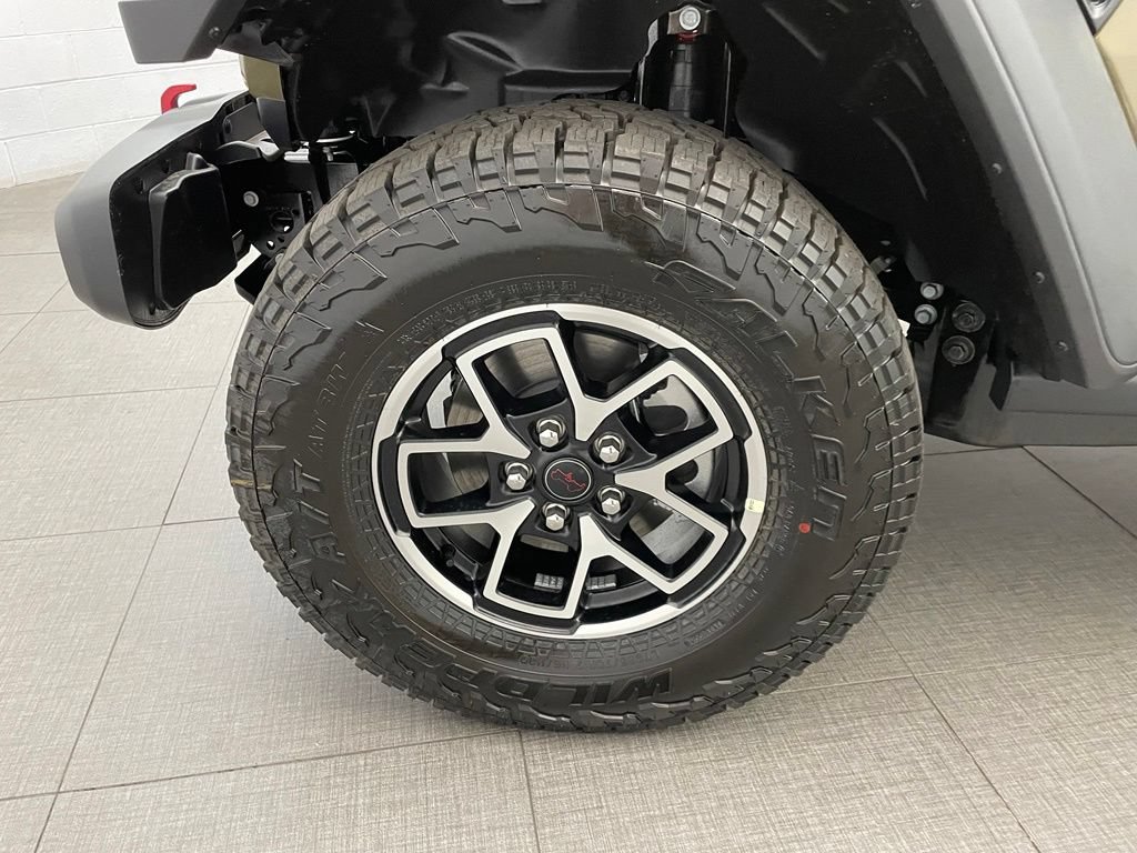 New 2026 Jeep Gladiator Rubicon w/ Steel Power Dome Hood Package AWD/4WD image 8