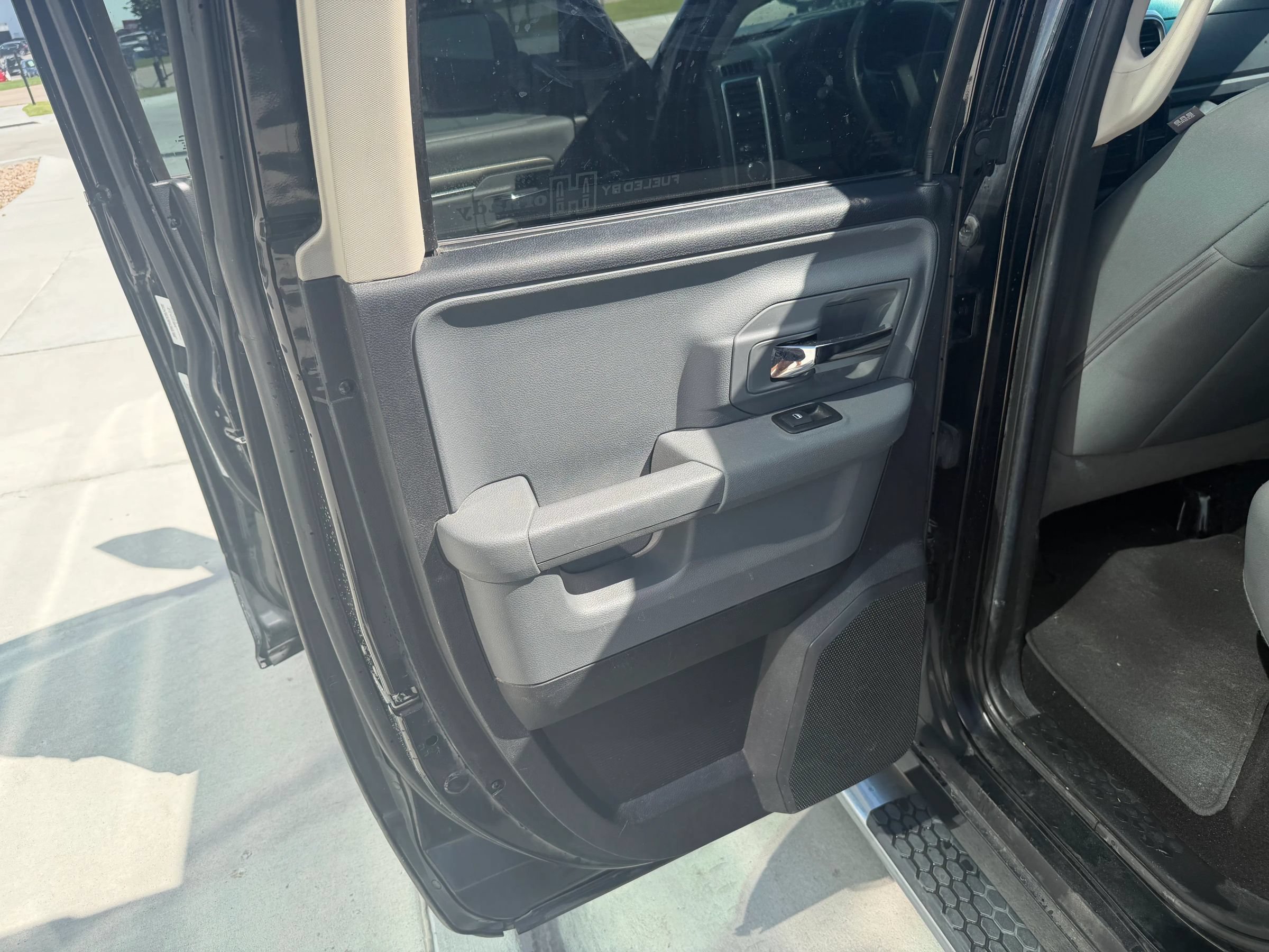 Used 2014 RAM 1500 Classic SLT AWD/4WD image 7