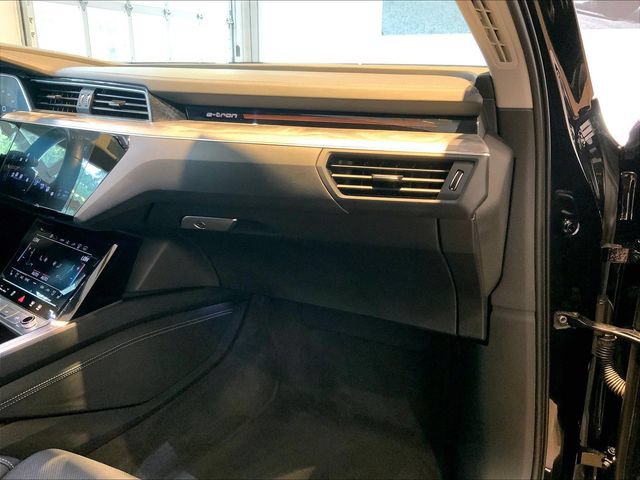 Certified 2024 Audi Q8 e-tron Prestige w/ Prestige Package AWD/4WD image 21