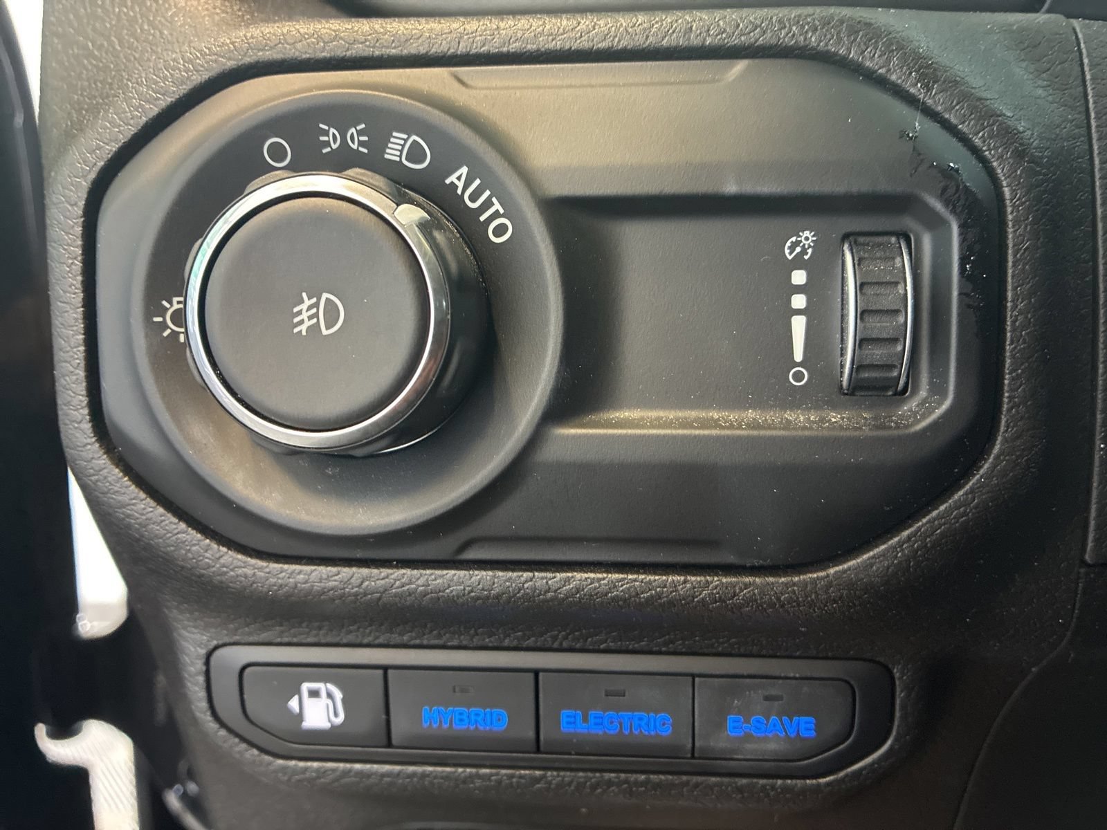 Used 2023 Jeep Wrangler Unlimited w/ Cold Weather Group AWD/4WD image 14