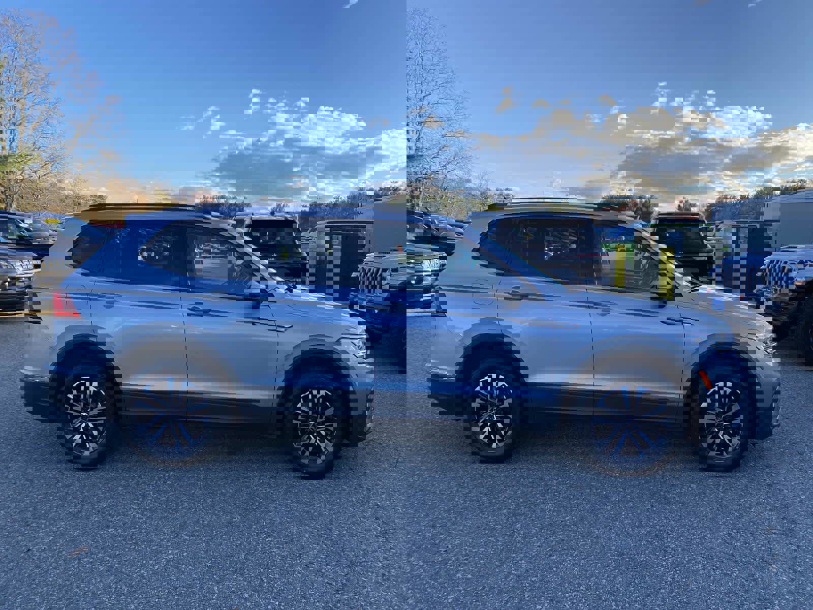 Used 2022 Volkswagen Tiguan S image 2