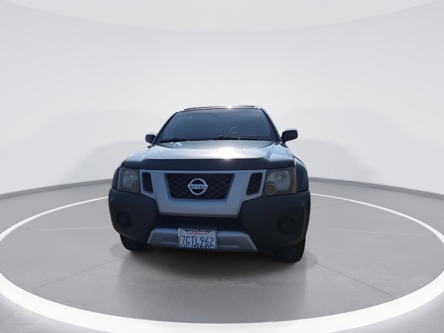 Used 2013 Nissan Xterra X image 2