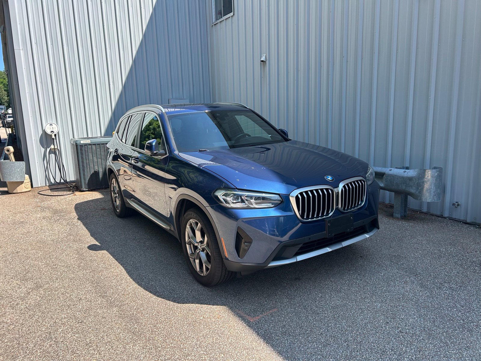 Used 2022 BMW X3 xDrive30i w/ Convenience Package AWD/4WD image 3
