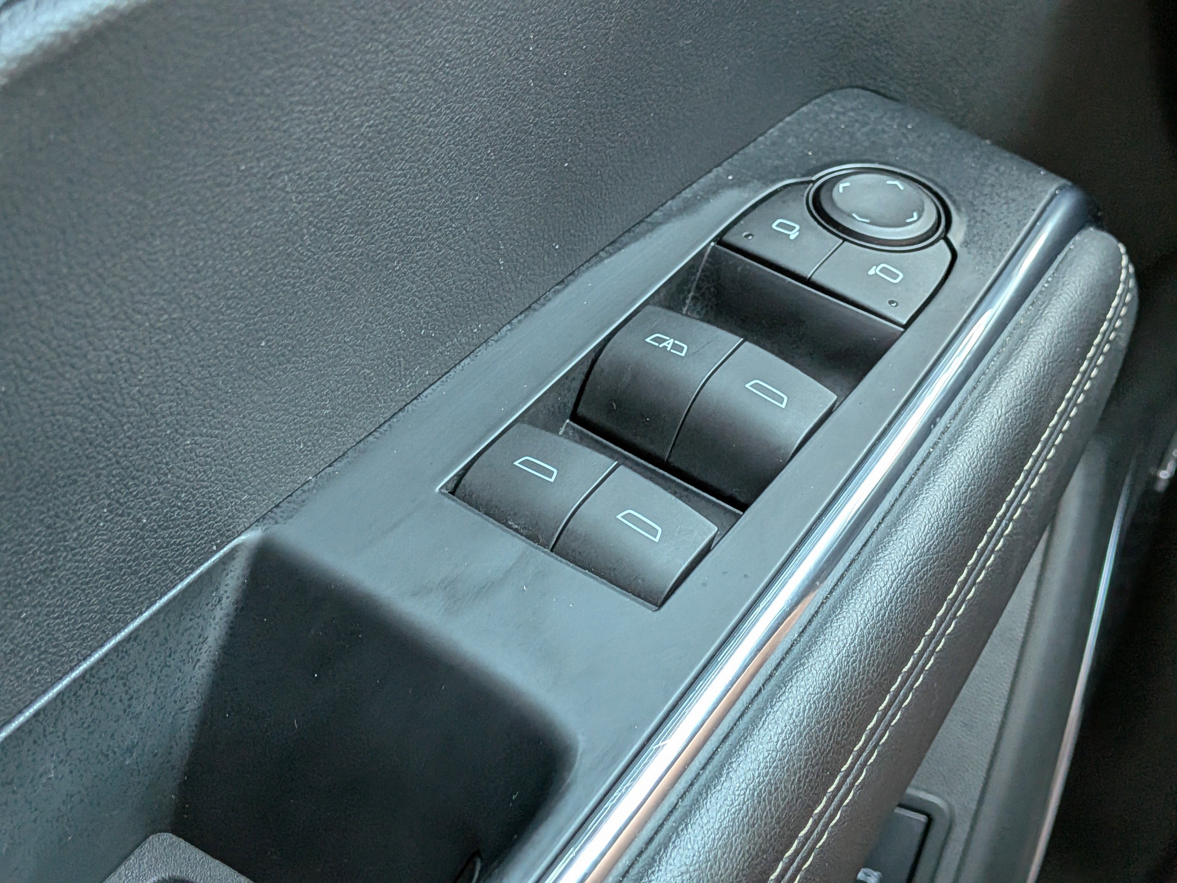 Used 2024 GMC Acadia Elevation AWD/4WD image 23