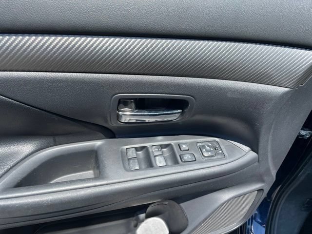 Used 2015 Mitsubishi Outlander SE FWD image 18