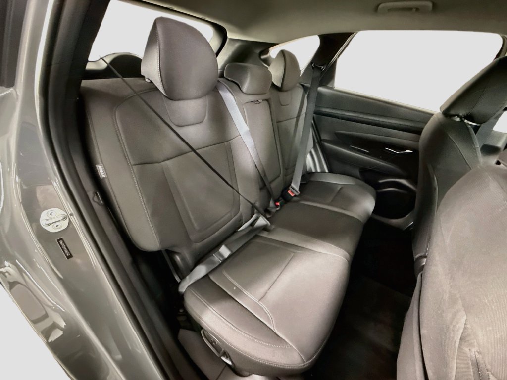 Certified 2025 Hyundai Tucson SE FWD image 30