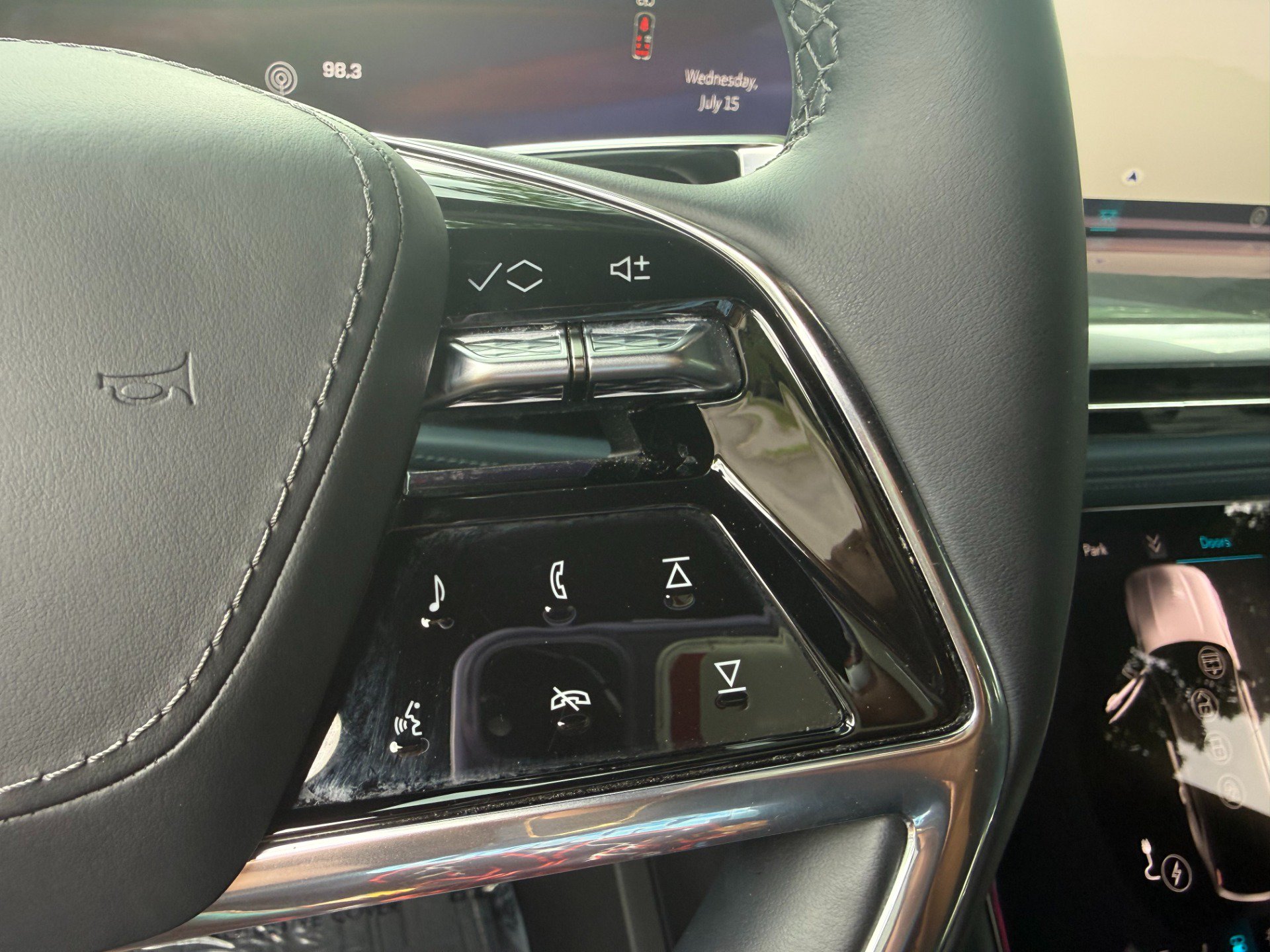 Used 2025 Cadillac Escalade IQ Luxury 2 w/ LPO, Premium Carpet Package AWD/4WD image 39