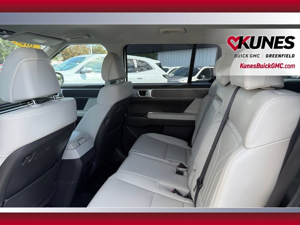 Used 2025 Hyundai Santa Fe SEL AWD/4WD image 32