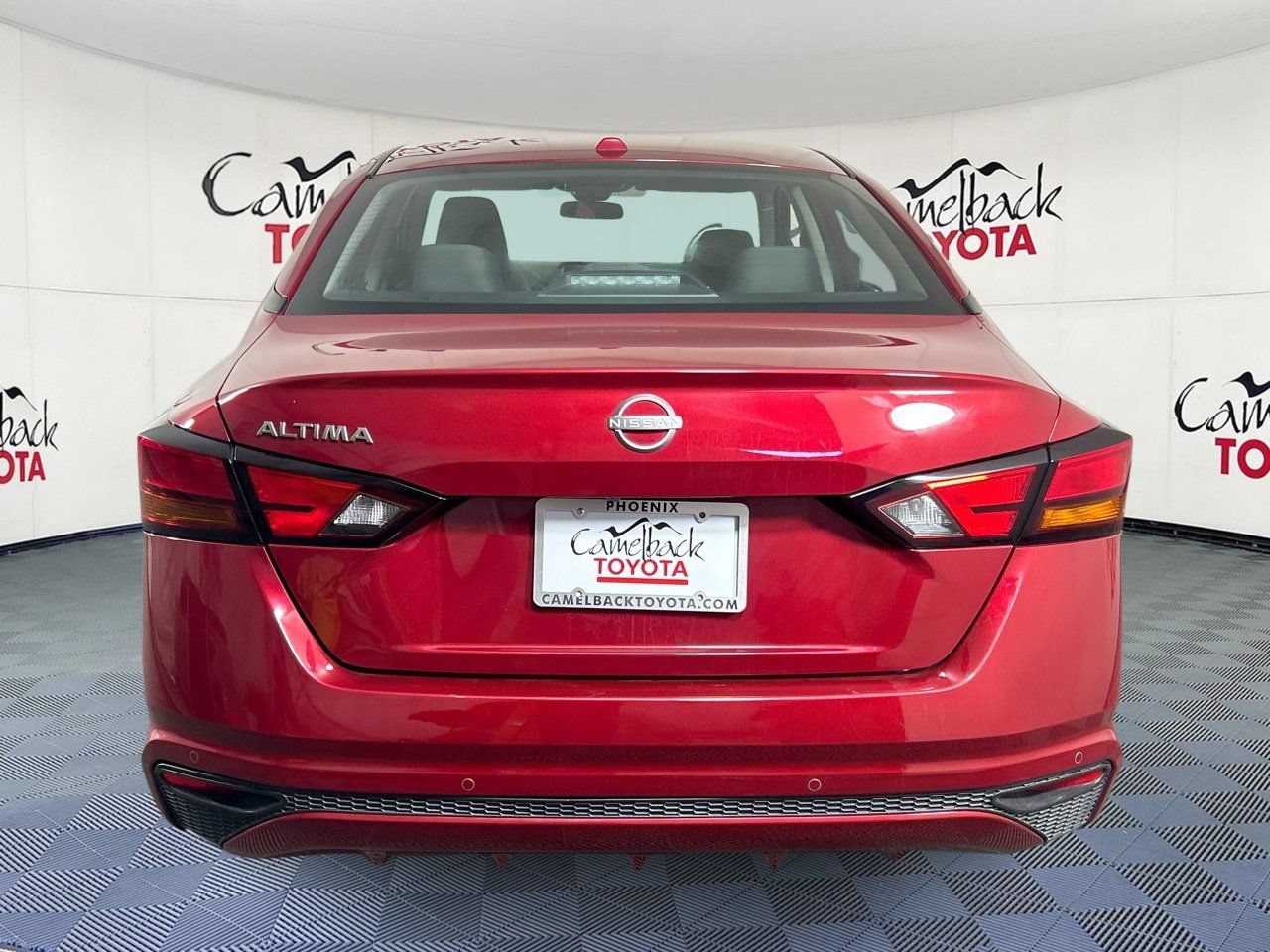 Used 2025 Nissan Altima 2.5 SV FWD image 6