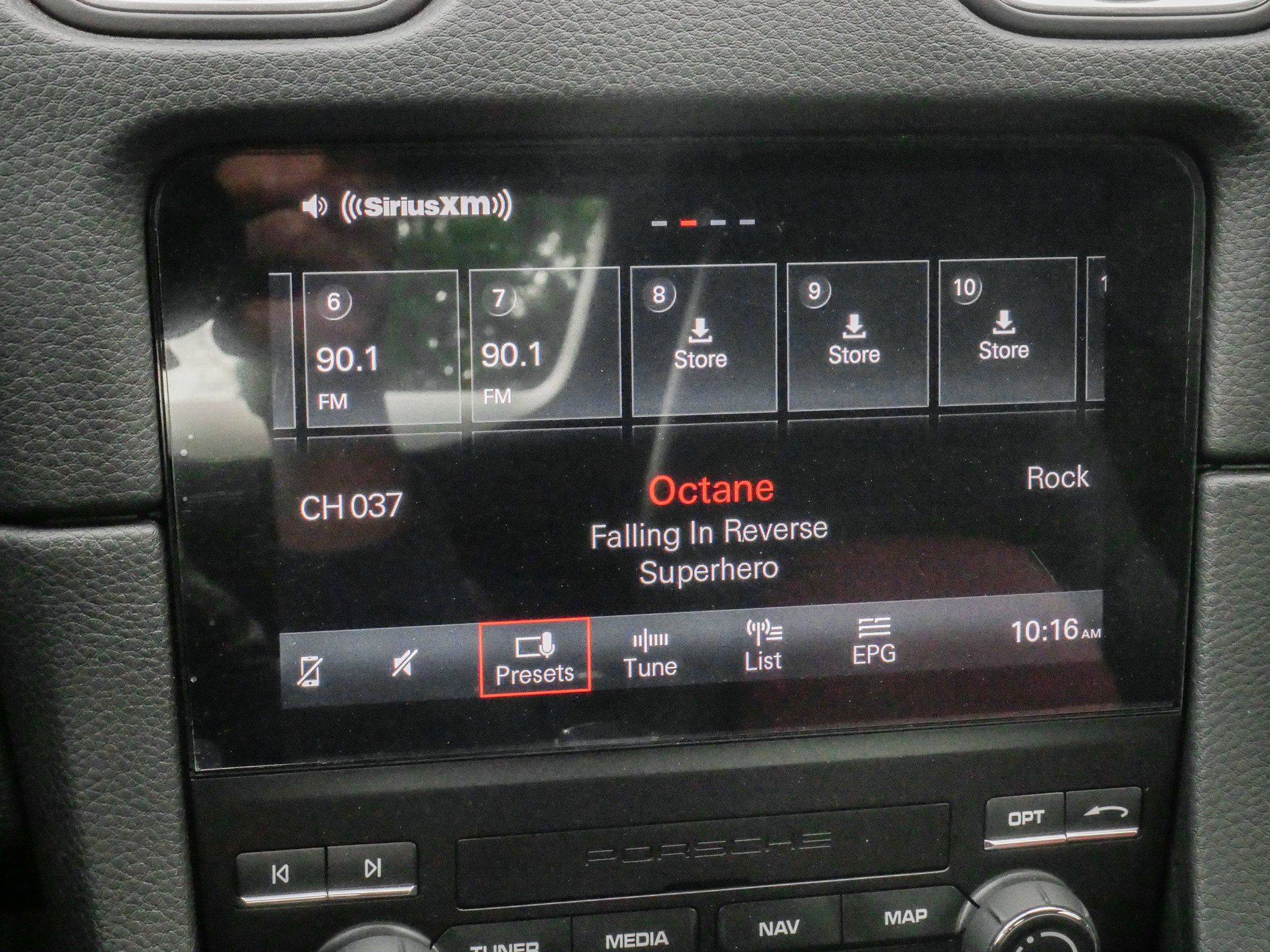 Used 2024 Porsche 718 Boxster w/ Premium Package image 23