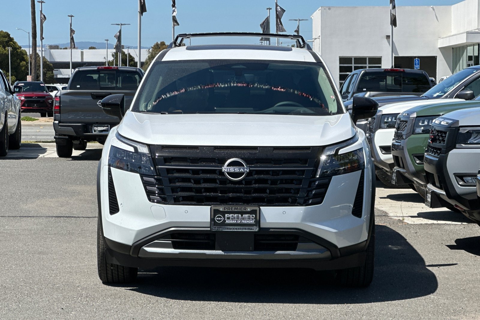 New 2026 Nissan Pathfinder Platinum FWD image 6