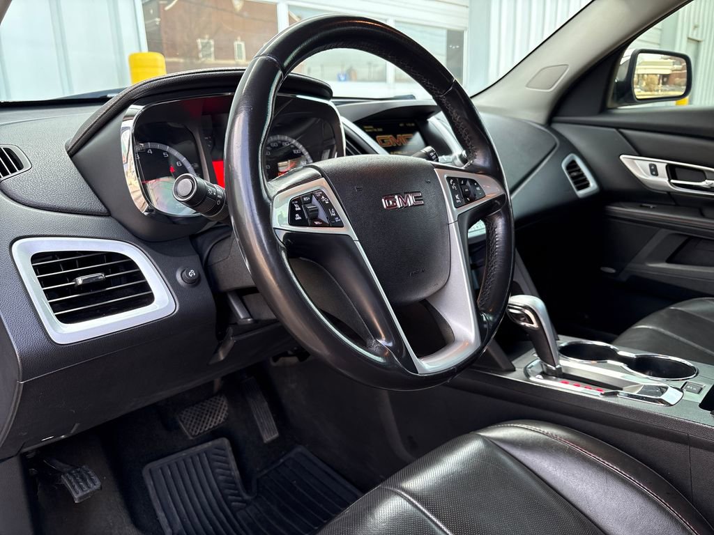 Used 2015 GMC Terrain SLT w/ Chrome Appearance Package image 12