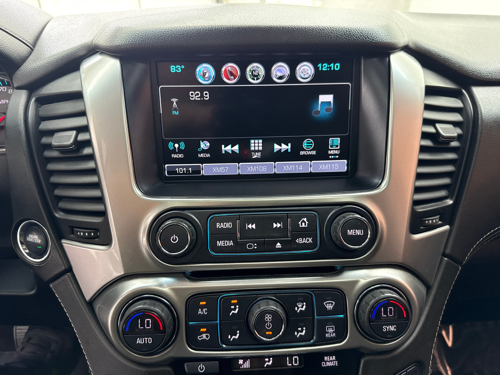 Used 2018 Chevrolet Tahoe Premier AWD/4WD image 25