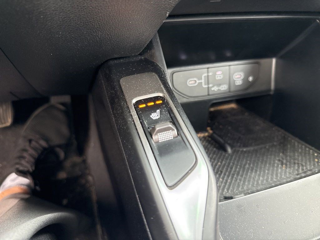 Used 2024 Kia Sorento S w/ Panoramic Sunroof Package image 15