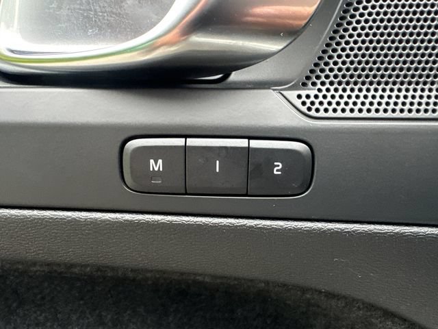Used 2024 Volvo XC40 B5 Plus AWD/4WD image 26