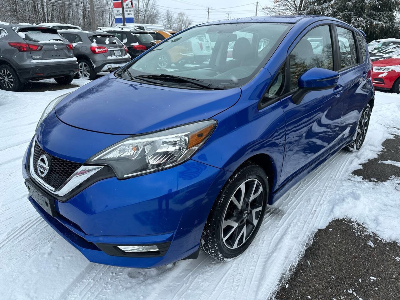 Used 2017 Nissan Versa Note SR image 2