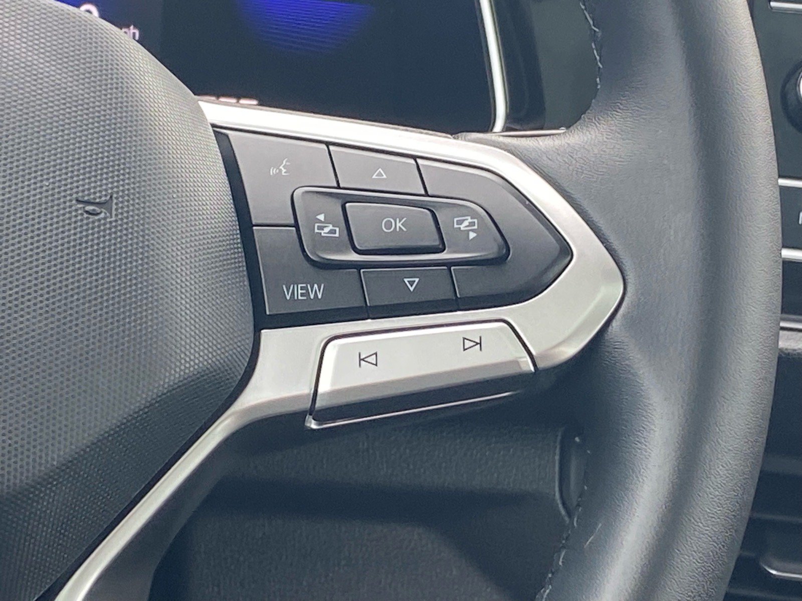 Certified 2022 Volkswagen Jetta SE w/ Panoramic Sunroof Package FWD image 8