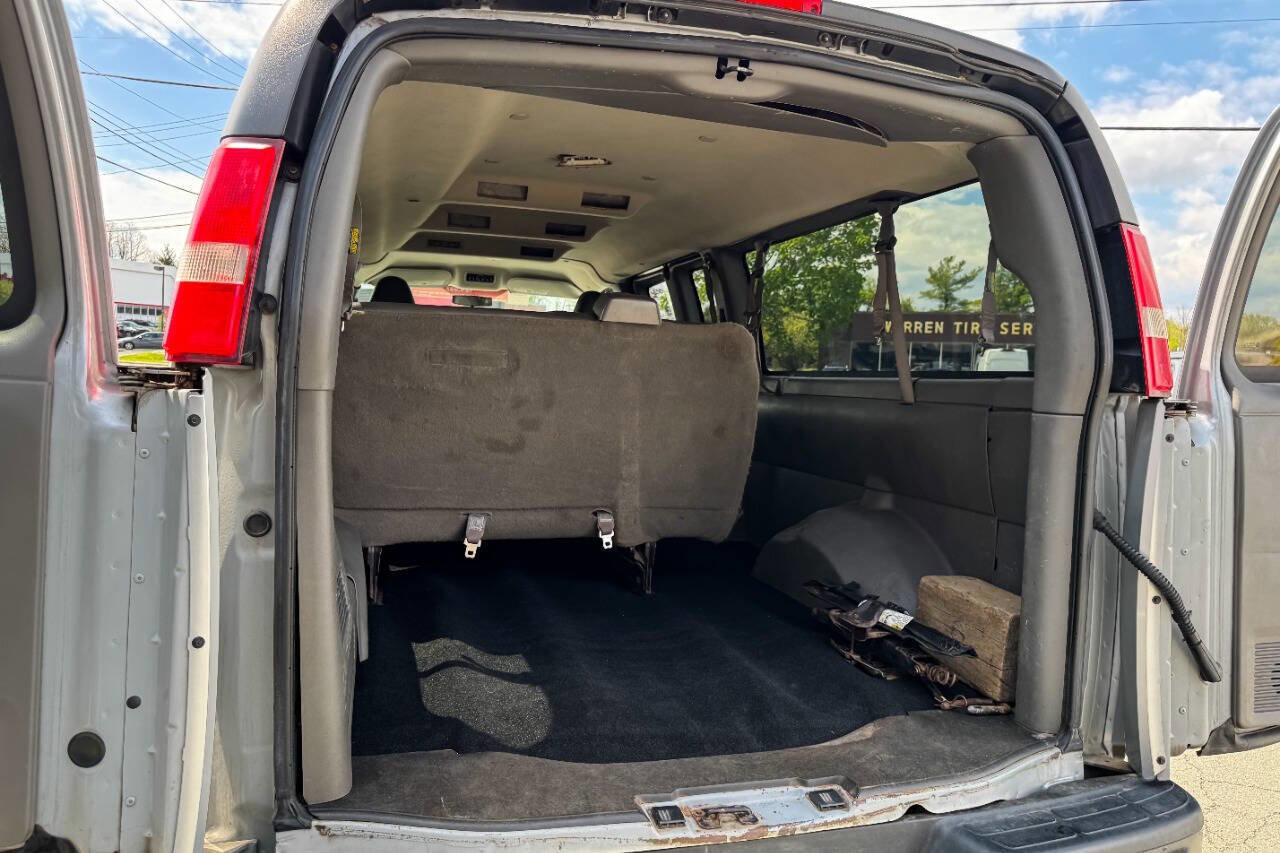 Used 2016 Chevrolet Express 3500 LS RWD image 16