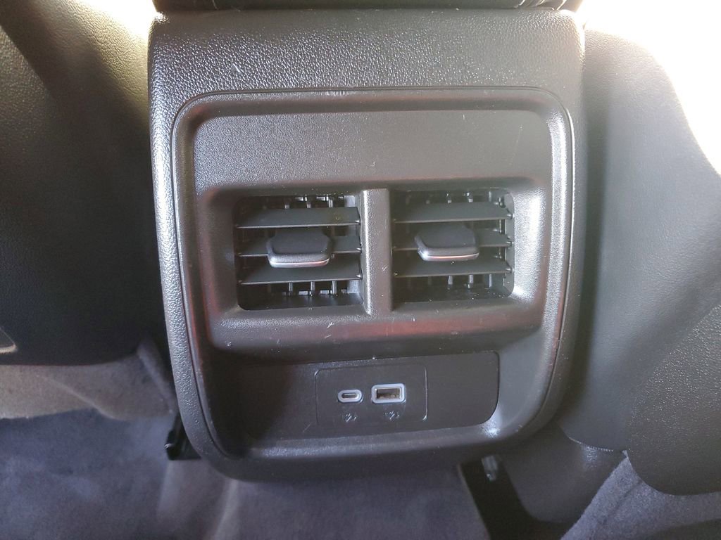 Used 2024 Cadillac XT4 Premium Luxury image 13