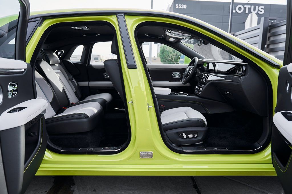 Used 2025 Rolls-Royce Ghost Black Badge image 23