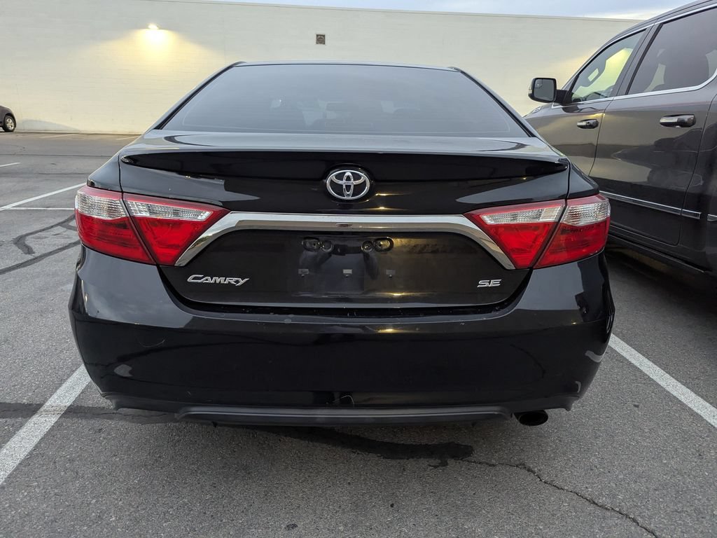 Used 2017 Toyota Camry SE FWD image 5
