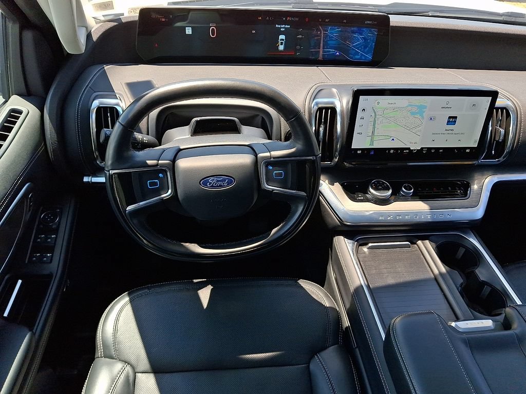 Used 2025 Ford Expedition Platinum AWD/4WD image 11