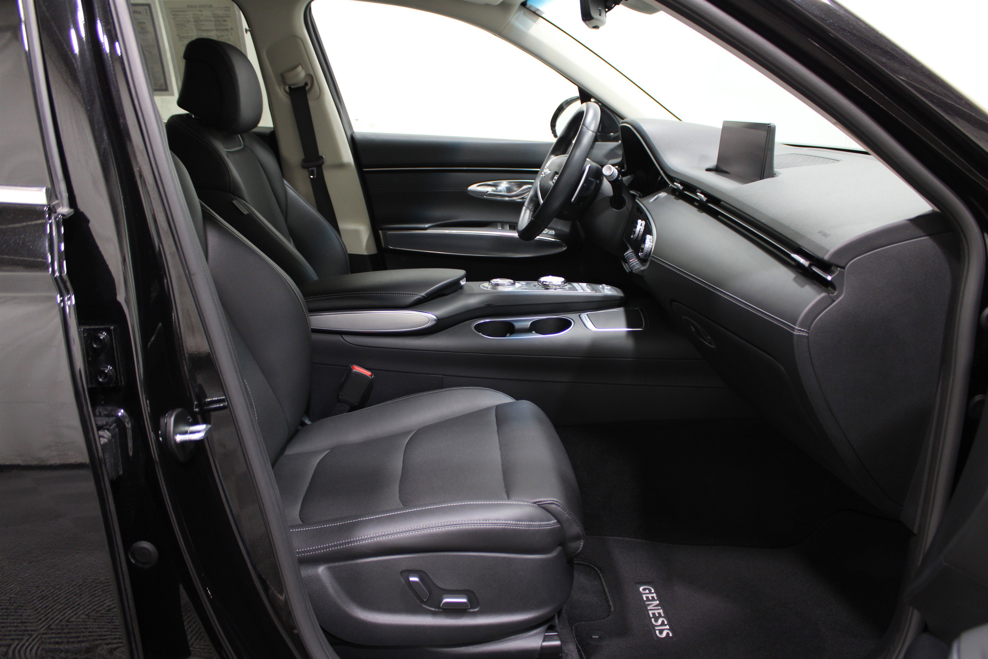 Used 2024 Genesis GV70 2.5T w/ Select Package image 30