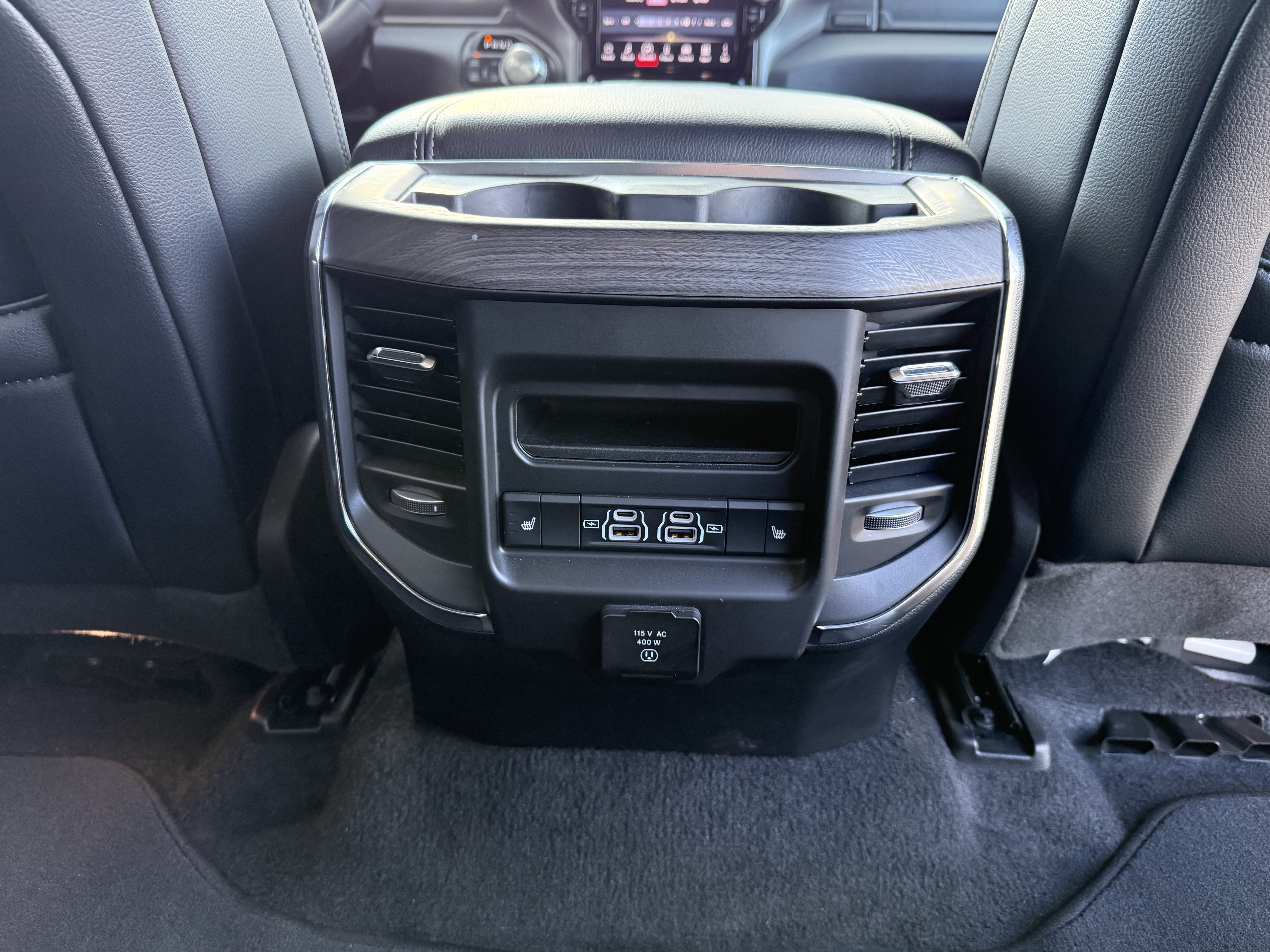 Used 2025 RAM 1500 Laramie w/ Sport Appearance Package AWD/4WD image 8