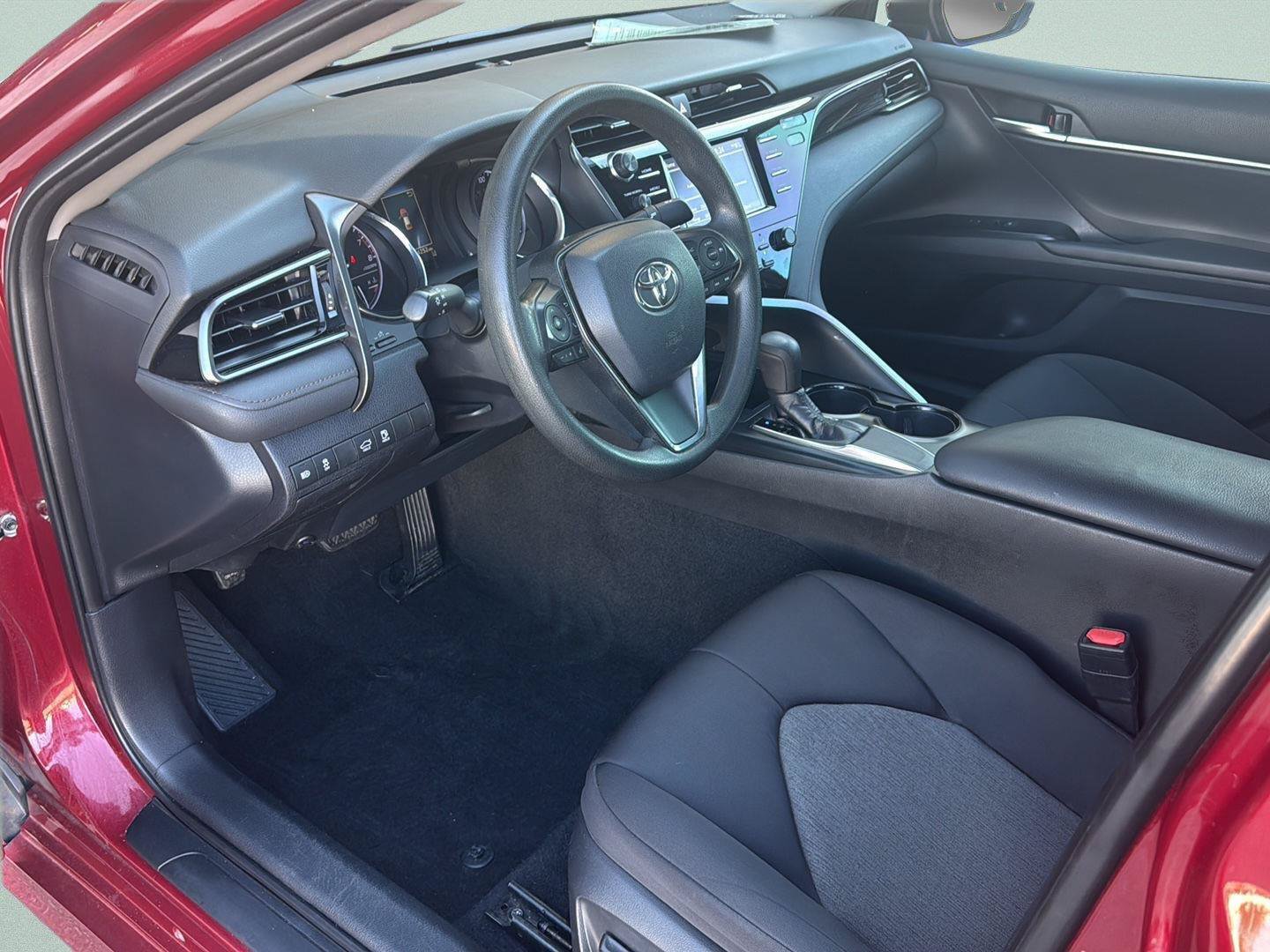 Used 2019 Toyota Camry LE w/ Carpet Mat Package FWD image 19