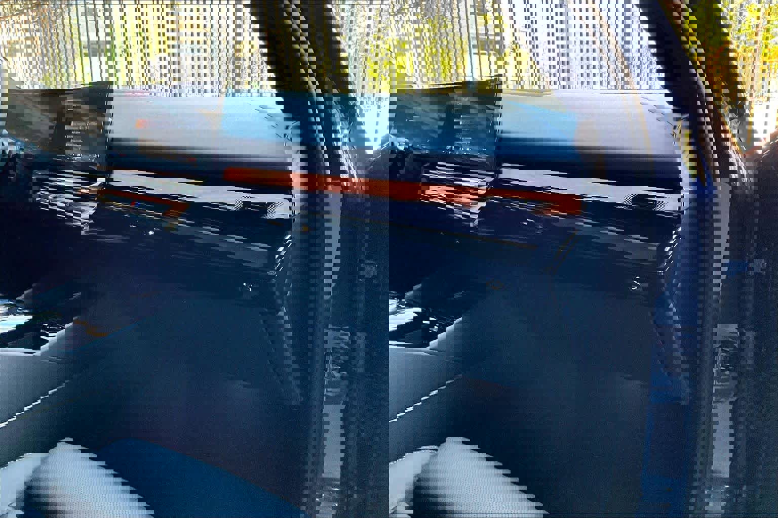 Used 2025 BMW i5 eDrive40i image 18