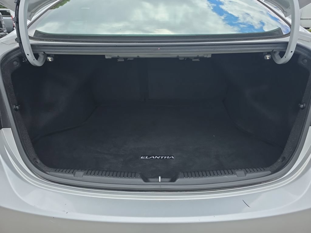 Used 2016 Hyundai Elantra Value Edition FWD image 15