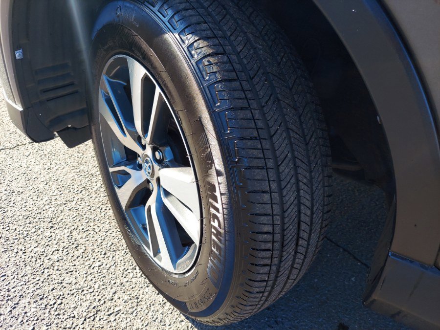 Used 2016 Toyota RAV4 XLE AWD/4WD image 19