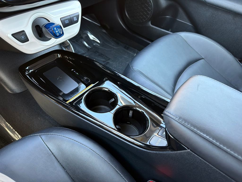 Used 2018 Toyota Prius Three Touring FWD image 23