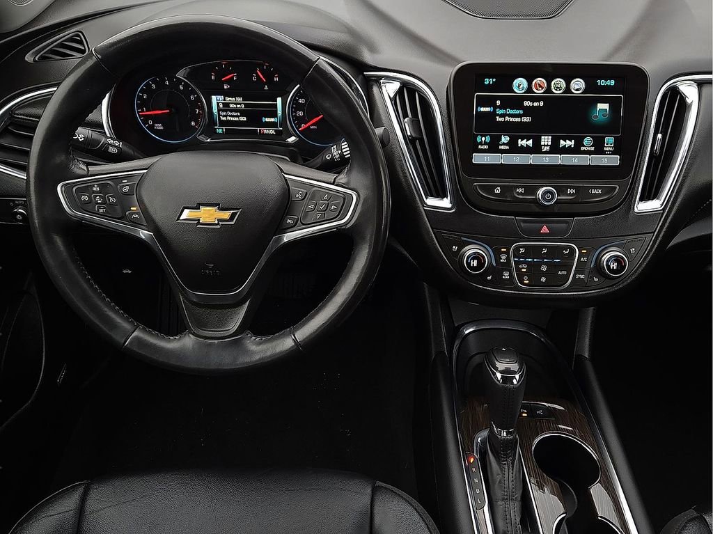 Used 2018 Chevrolet Malibu Premier w/ Premier Sun and Wheel Package image 11