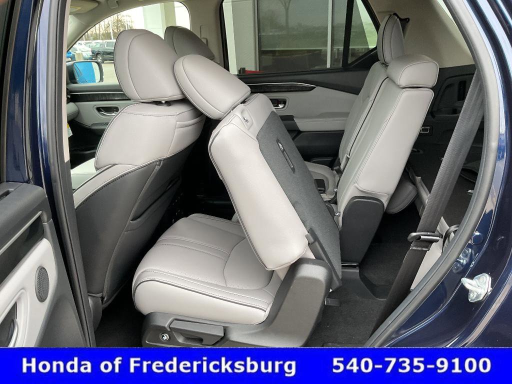 Used 2025 Honda Pilot Elite image 25