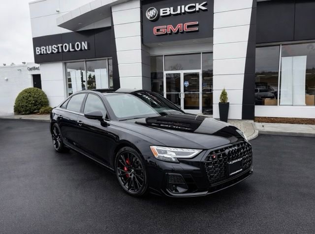 Used 2025 Audi S8 image 2